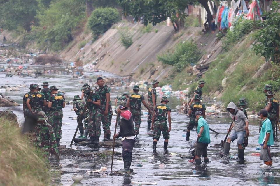 Normalisasi Sungai, Pemko dan TNI Kembali Bersihkan Aliran Sungai Kera