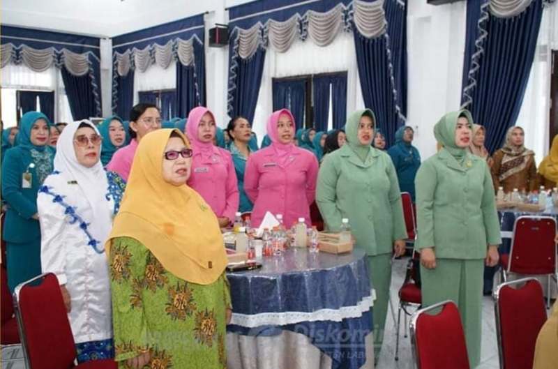 wanita.jpg