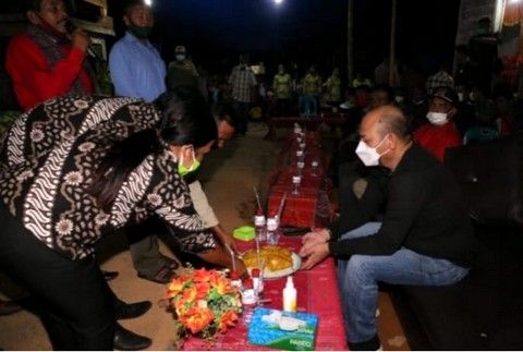 Kunjungi Purba Dolok, Bupati Taput Menginap di Rumah Warga