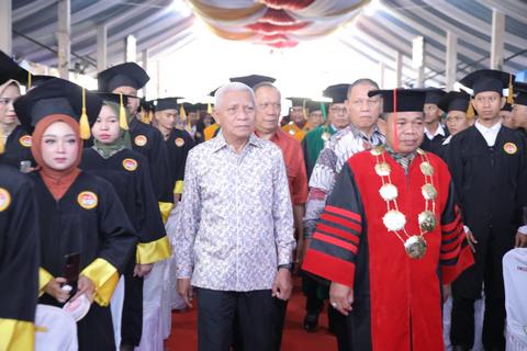 wisuda.jpg